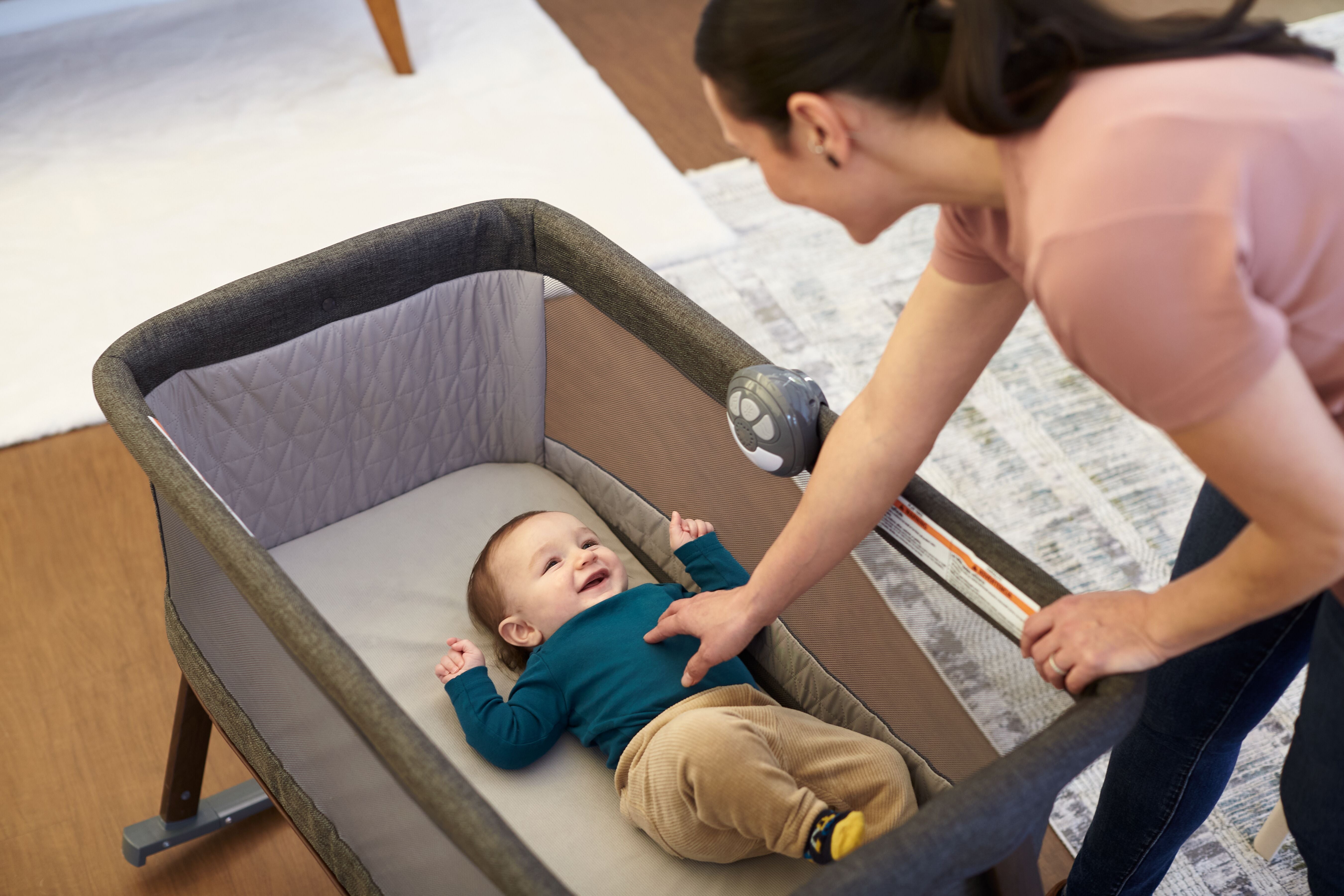 リリパットレーン117☆BEAR NECESSITIES Safety 1st Slumber-and-Play Bassinet